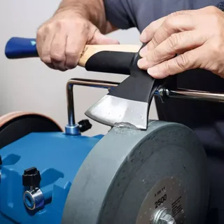 Afilador de agua SCHEPPACH TIGER 7000S 250mm 200W - Esmeriladora profesional con depósito irrompible