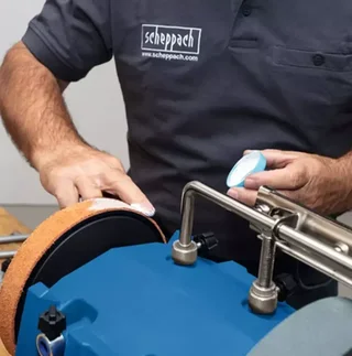 Afilador de agua SCHEPPACH TIGER 7000S 250mm 200W - Esmeriladora profesional con depósito irrompible