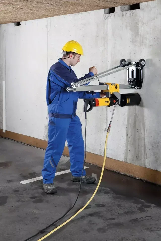 REMS Picus SR 2200 W Titan Kernbohrmaschine - Komplettset mit Säule Wassertank 3 Bohrkronen - 183X01 R220