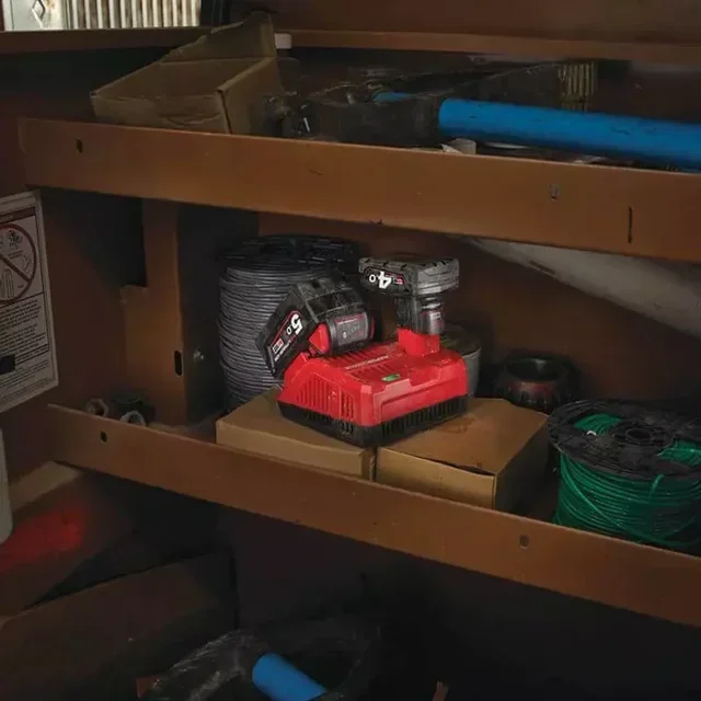 Milwaukee M12-18 FC Schnellladegerät für 12V und 18V Akkus