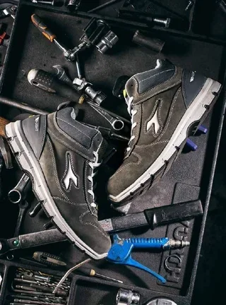 Chaussure de sécurité montante Run II Diadora nubuck noir S3 SRC ESD pointure 10