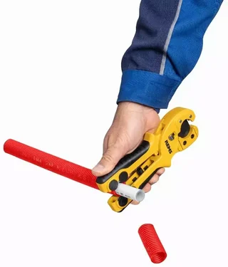REMS ROS P26/SW 35 Plastic and Multilayer Pipe Cutter Ø 26mm and Conduit Ø 35mm