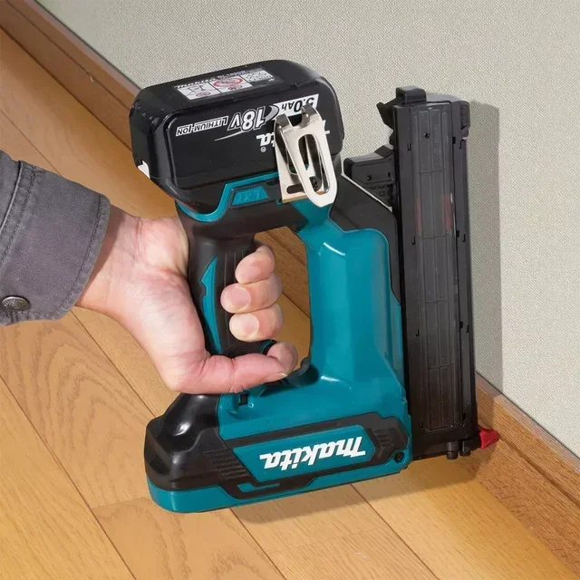MAKITA DFN350RTJ 18V Akku-Stauchkopfnagler mit 2x 5Ah Akkus und MakPac Koffer