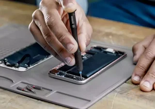 Coffret 42 embouts vissage précision Bosch pour smartphone console ordinateur