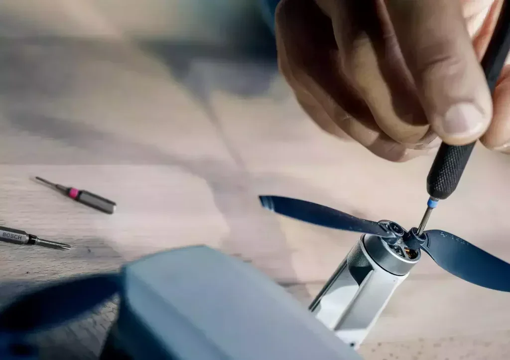 Coffret 42 embouts vissage précision Bosch pour smartphone console ordinateur