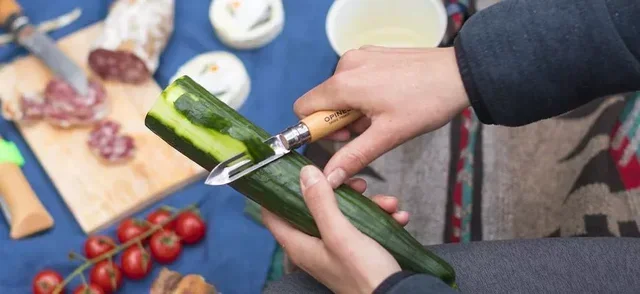 Coltello spelucchino Opinel N°6 Inox 6cm - Manico in faggio verniciato