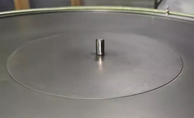 Couvercle inox Ø28 cm braséro Le Churrasco Ø70 cm protection foyer