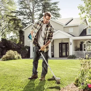 MAKITA DUR368LZ 36V LXT Cordless Brush Cutter - Brushless Motor, 3 Speeds, D-Handle, Bare Tool (No Battery/Charger)