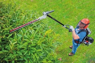 Débroussailleuse multifonction 4 en 1 SCHEPPACH MFH5300-4BP 52 cm³ à dos avec harnais ergonomique