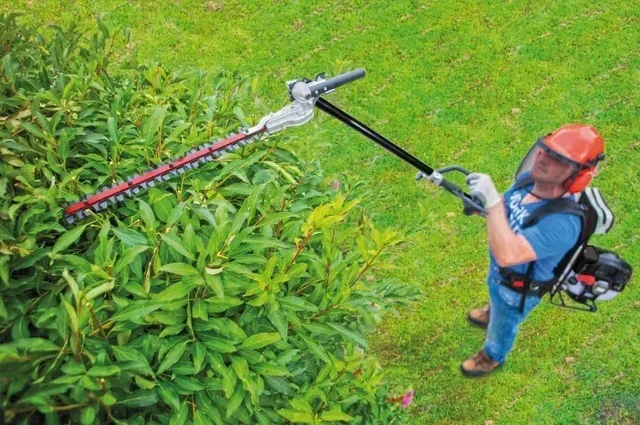 Débroussailleuse multifonction 4 en 1 SCHEPPACH MFH5300-4BP 52 cm³ à dos avec harnais ergonomique