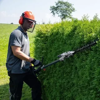 Desbrozadora de Gasolina 4 en 1 Scheppach MFH5200-4P - Motor 2 Tiempos 51,7cm³ Multifunción Jardín