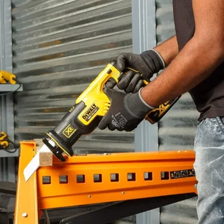 Sierra Sable DEWALT XR 18V 5Ah - Kit 2 Baterías TSTAK DCS367P2