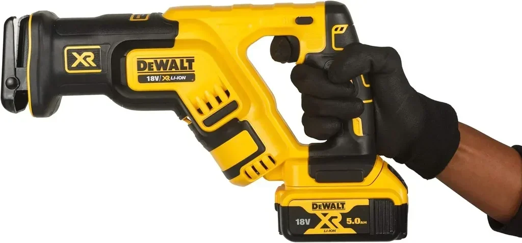 Sierra Sable DEWALT XR 18V 5Ah - Kit 2 Baterías TSTAK DCS367P2