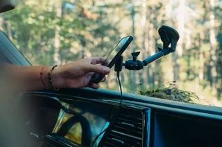 Kit Soporte Coche X-CAR PRO CROSSCALL con Carga Rápida 3.0 y Fijación X-BLOCKER