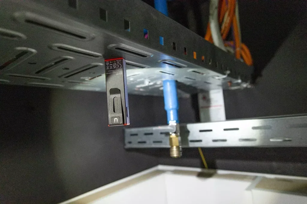 Torcia LED Wiha 45701 800 lumen professionale cantiere