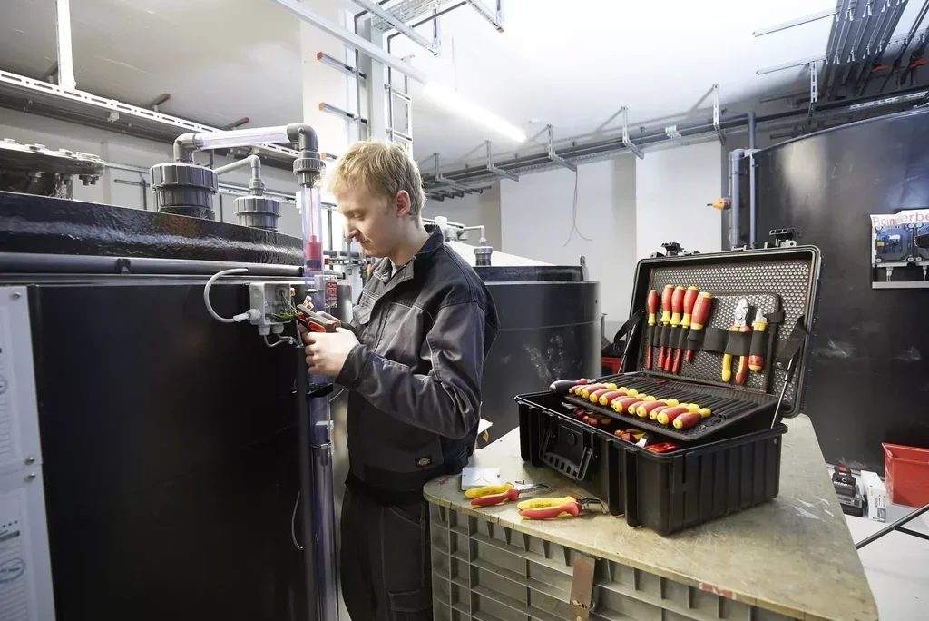 Valigia Attrezzi Elettricista WIHA Competence XL 81 Pezzi Isolati 1000V Professionale