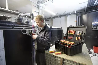 Valigia Attrezzi Elettricista WIHA Competence XL 81 Pezzi Isolati 1000V Professionale