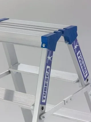 Marchepied Tubesca 3 marches aluminium anodisé hauteur 0,78m sécurisé EN 131