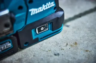 Tassellatore MAKITA 40V SDS-Plus HR002G con 2 batterie 4Ah, caricabatterie e valigetta MakPac