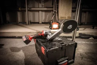 TRINOXFLEX 18V FLEX BME 18.0-EC/5.0 SET Bürstenloser Motor mit 2x 5,0 Ah Akkus und Ladegerät