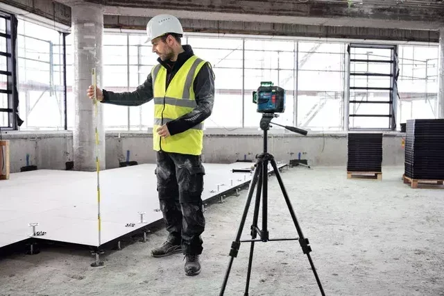 Bosch GLL 80-33 G Laser Level 3 Lines 360° with BA 3.7V 3.0Ah XL Battery - IP65