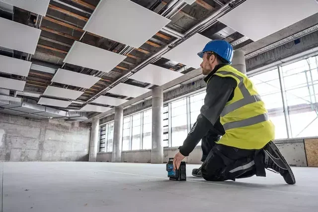 Bosch GLL 80-33 G Laser Level 3 Lines 360° with BA 3.7V 3.0Ah XL Battery - IP65