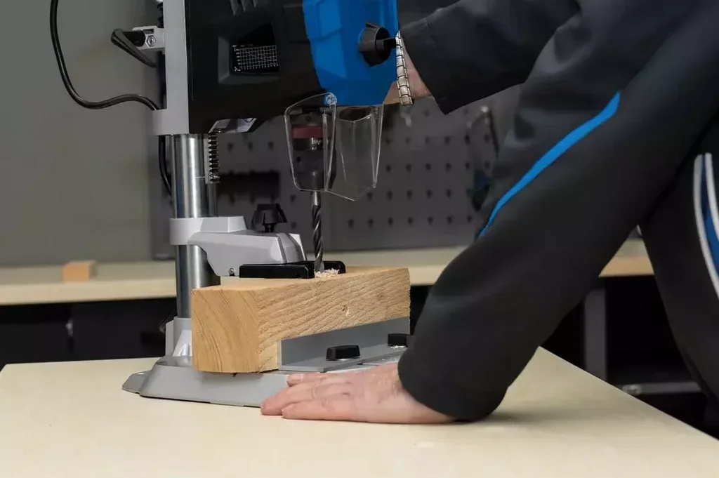 Taladro de Columna SCHEPPACH DP60 710W 13mm Láser Digital