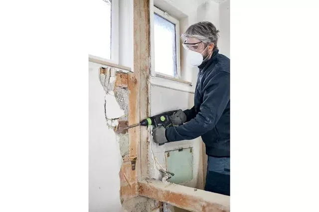 Perforateur-burineur sans fil FESTOOL KHC 18 5,0 EBI-Plus avec 2 batteries 18V 5.0Ah, chargeur rapide TCL 6, mandrins SDS-Plus et serrage rapide, poignée anti-vibration, butée de profondeur, Systainer³ SYS3 L 187 - Réf. 577448