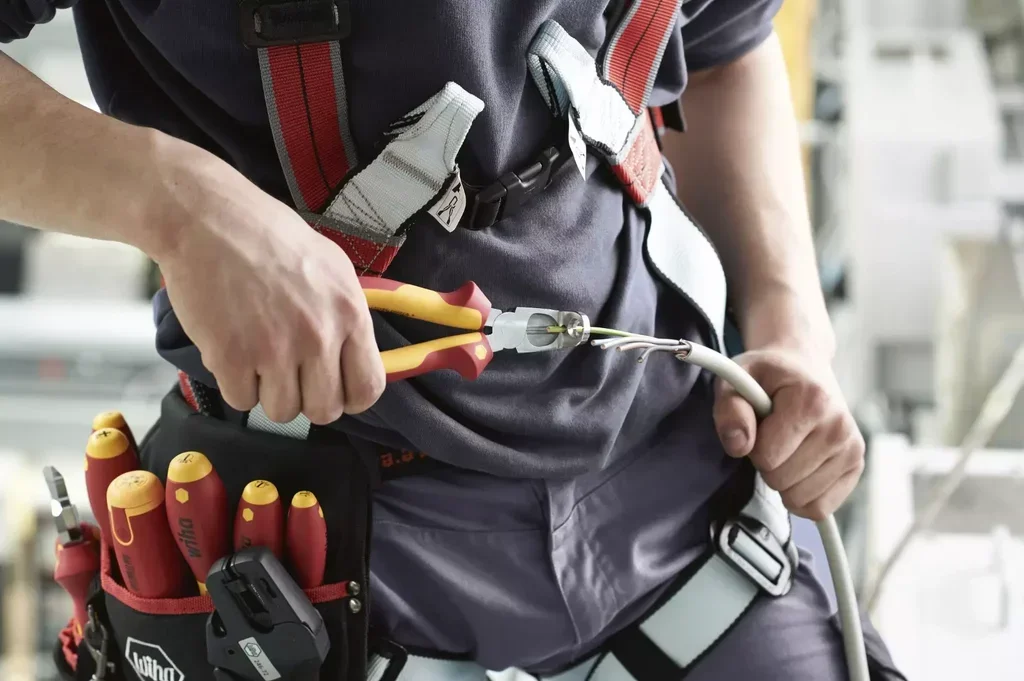 Pinza Installazione Elettrica WIHA TriCut 170 mm 3 in 1 Taglio Spelafili Crimpatrice