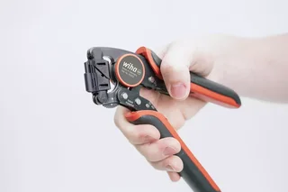 Pinza Crimpatrice Automatica WIHA 45223 - Testa Rotante 360° per Capicorda 0,08-16mm²