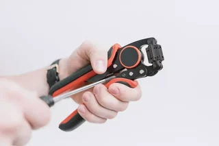 Pinza Crimpatrice Automatica WIHA 45223 - Testa Rotante 360° per Capicorda 0,08-16mm²