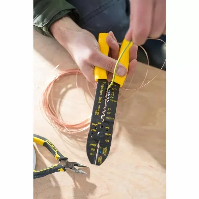 Pince à sertir cosses 220 mm Stanley STHT0-75414 électricien
