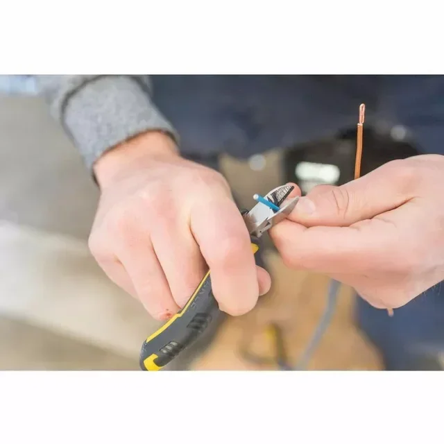 Stanley FATMAX 110 mm Elektriker Seitenschneider Diagonalzange FMHT0-80518