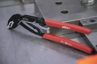Pinza combinata WIHA QuickFix Classic 250 mm - 39094 - Versatile ed ergonomica