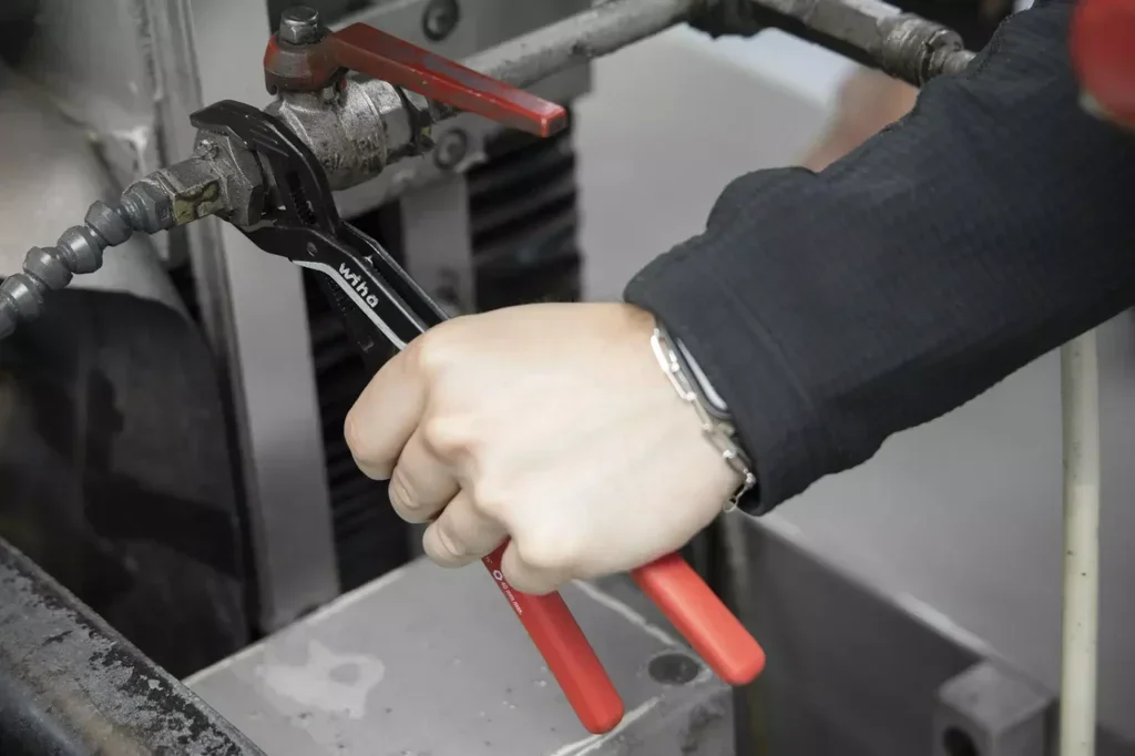 Pinza combinata WIHA QuickFix Classic 250 mm - 39094 - Versatile ed ergonomica