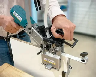 Plaqueuse de chants portative AG-Zeroline VIRUTEX 5200601 - Technologie ZeroLine joint invisible sans colle