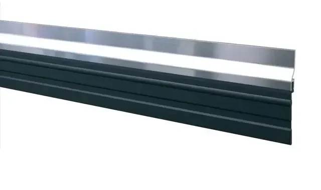 Profilé adhésif noir PVC bavette protection 2,5m étanchéité