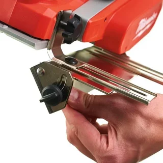 Cepillo Eléctrico Milwaukee M18 BP-402C 18V Inalámbrico 82mm con 2 Baterías 4.0Ah