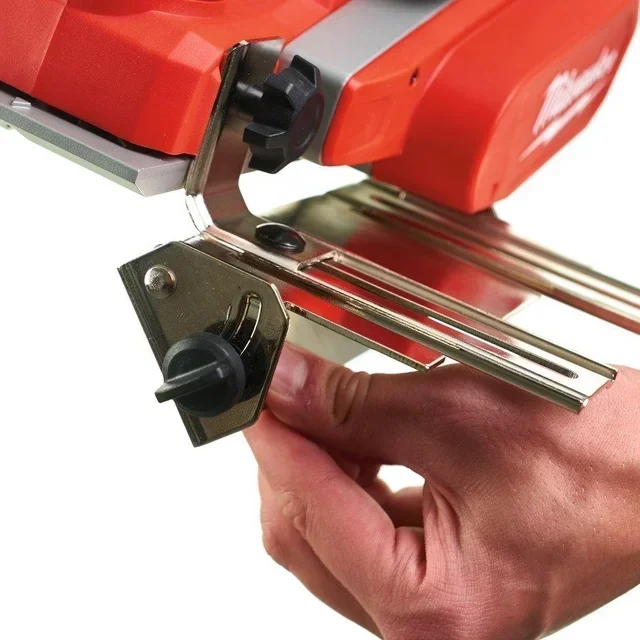 Milwaukee M18 BP-402C Akku-Hobel 18V 82mm mit 2x 4,0Ah Batterien