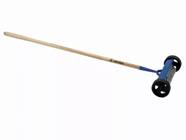 Wheel Lawn Scarifier EM REVEX 552812 with Telescopic Handle for Moss Removal