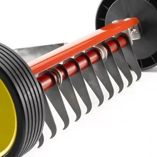 WOLF URM30 Scarifier 30cm 10 Blades Multi-Star Garden Lawn Aerator