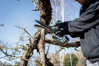 Scie élaguer sans fil Metabo MS 18 LTX 15 - 18V compacte, sans batterie