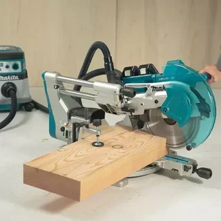 Makita DLS211PT2U 36V 305mm LXT Sliding Compound Miter Saw with 5Ah Batteries and Dual Charger