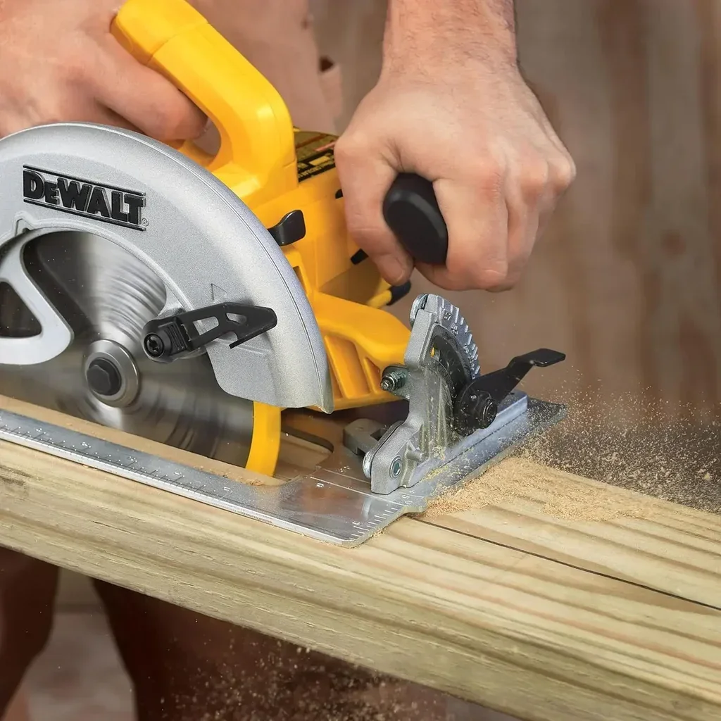 DeWalt DWE575K-QS Corded Circular Saw 1600W, 190mm Blade, 67mm Cutting Depth with Case
