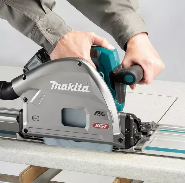 Sierra de inmersión MAKITA 40V XGT 165mm Bluetooth SP001GZ01
