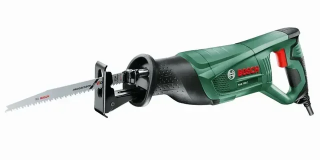 Scie sabre électrique Bosch PSA 700 E 700W compacte et maniable pour coupes bois métal plâtre