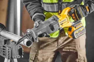 Scie sabre DEWALT DCS386NT-XJ 18V XR FLEXVOLT Advantage Brushless coffret TSTAK