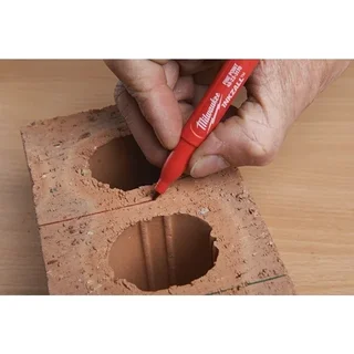 Set 4 marqueurs permanents MILWAUKEE Inkzall pointe ultra résistante noir bleu vert rouge