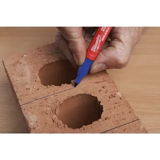 Set 4 marqueurs permanents MILWAUKEE Inkzall pointe ultra résistante noir bleu vert rouge