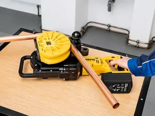 REMS 3B Maschinenständer Curvo Rohrbieger 586100 R - Robuster Ständer für Curvo Biegemaschine